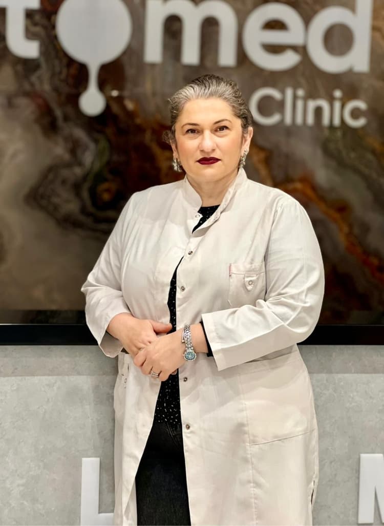 <p><em><big>Həkim Laborant</big></em></p>